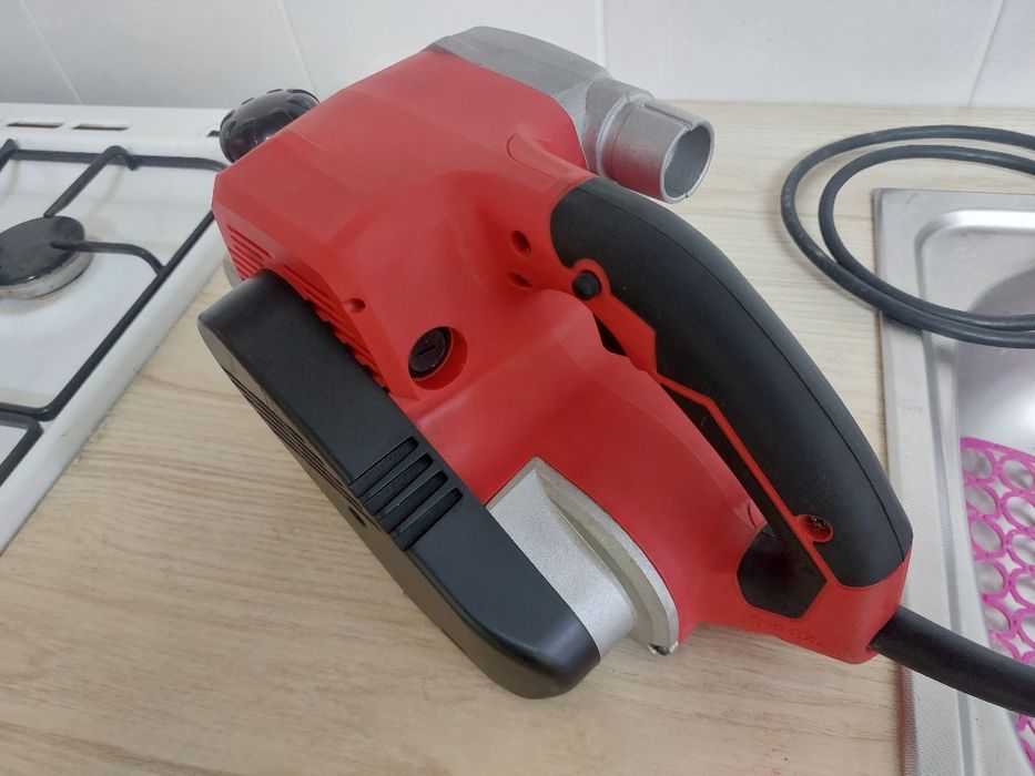 Szlifierka taśmowa Makita M9400
