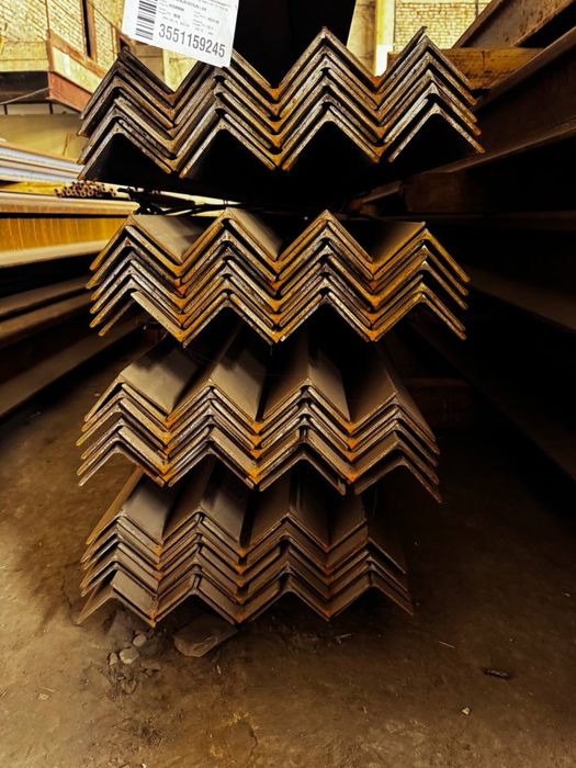 Кутник сталевий 70х70х5 s235jr / уголок стальной 70х70х5