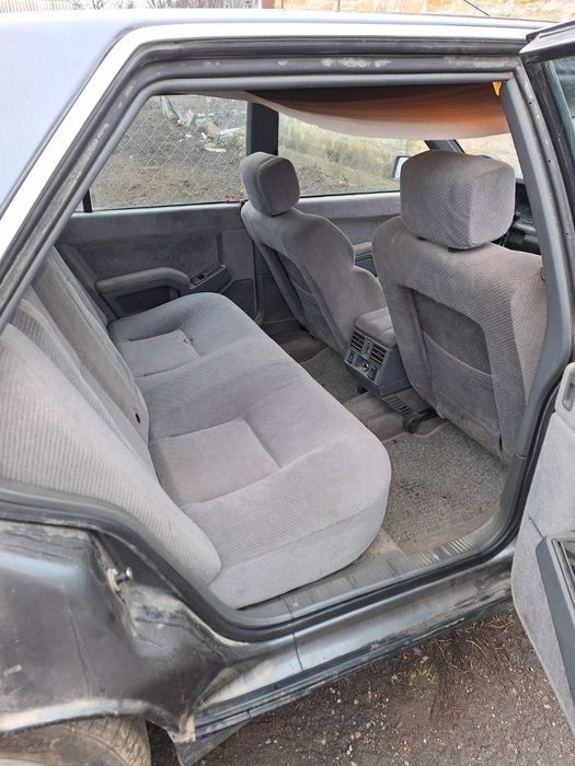 Продам Рено 25 не на ходу.