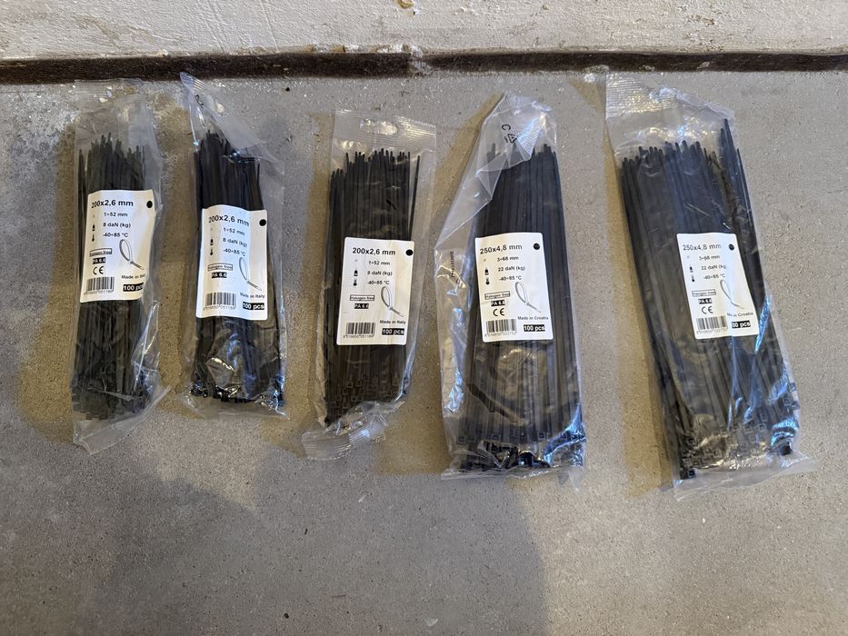 Plastikowe opaski zaciskowe- czarny