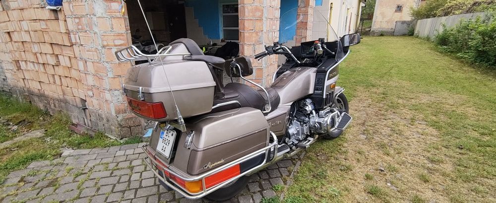 Мотоцикл Хонда голдаінг 1200