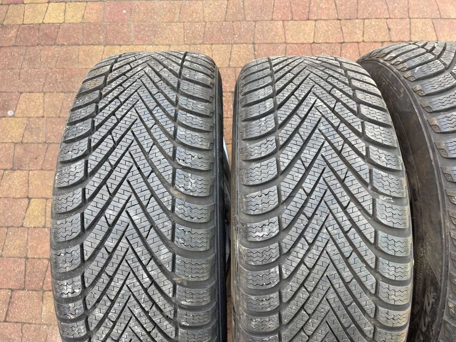 4004. Opony zimowe 215/65/17 Pirelli 8.7mm 2024r cena za 2szt