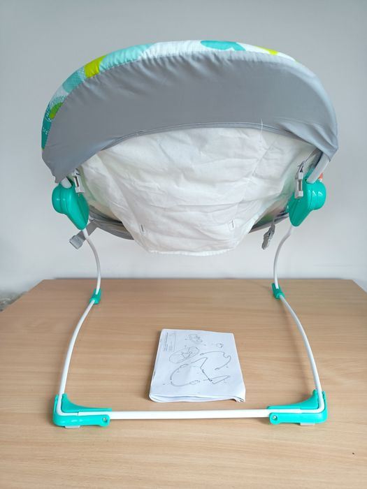 Bujaczek leżaczek z zabawkami wibracja