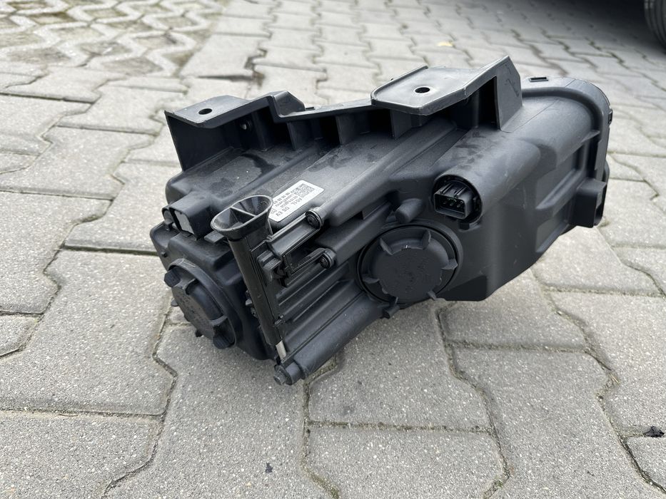 Lampa Prawa Lewa Zwykła Soczewka 8-PIN H7 Hyundai Kona