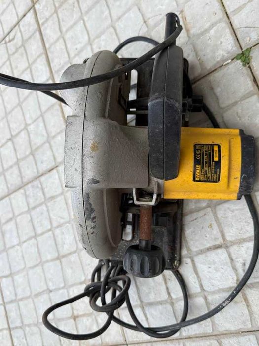 Serra Circular DEWALT – 1150W – Bom Estado