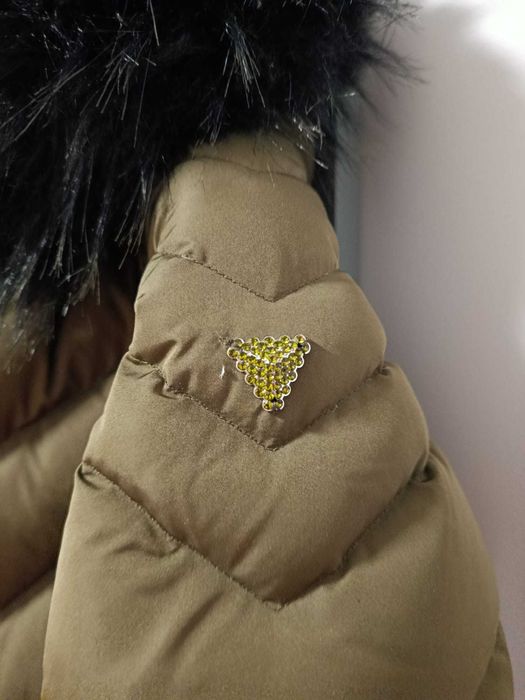 Zimowa kurtka damska Guess rozmiar M