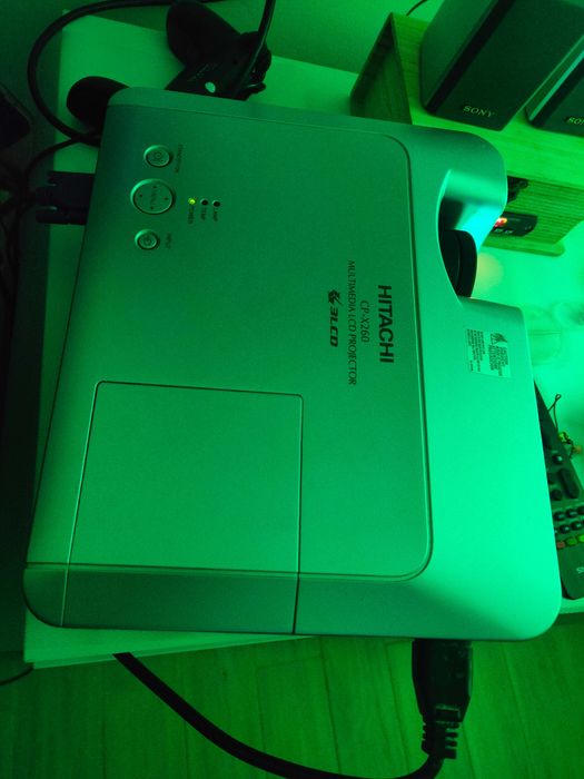 Projector hitachi cpx 260