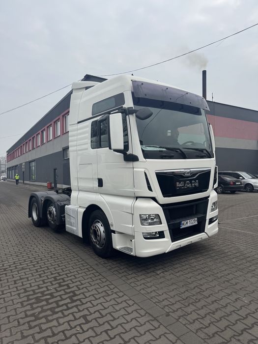 Usługi transportowe ciągnik siodłowy trzy osie transport wynajem tir