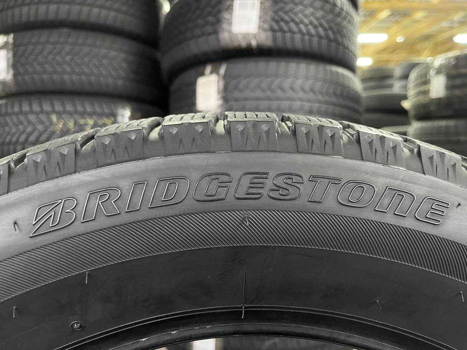 Шини вживані зимові 215/60 R17 BRIDGESTONE BLIZZAK VRX2