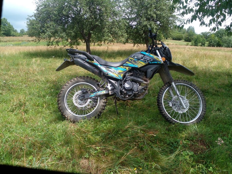 Мотоцикл шинерай250
