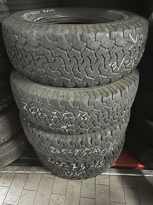 4 Pneus 265/75/16 Bfgoodrich All-Terrain T/A com mais de 50% de piso