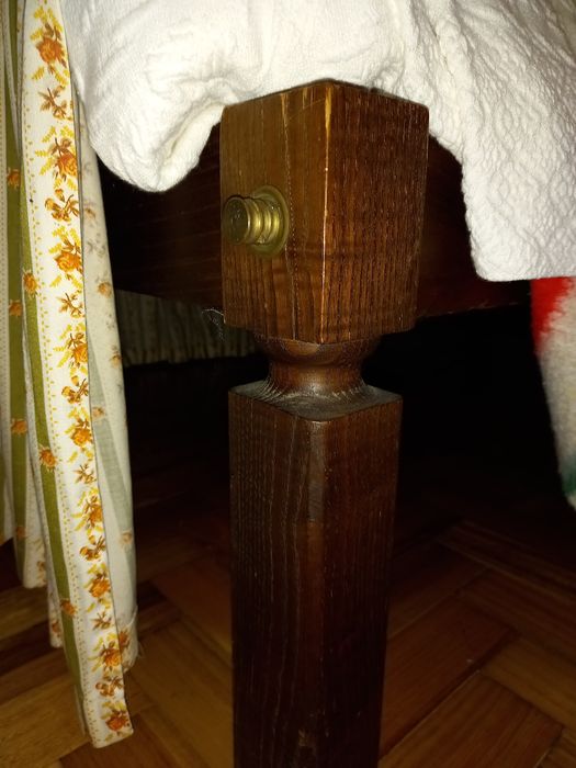 Cama solteiro madeira talhada manualmente