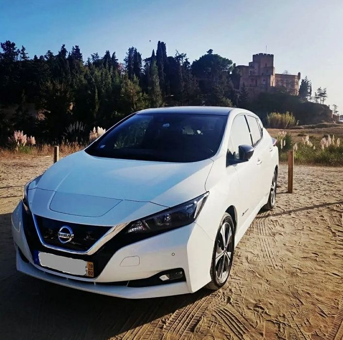 Nissan Leaf N-Connecta Two Tone