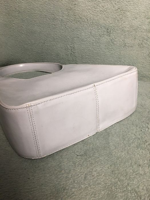 Сумка шкіряна багет Prada сіра