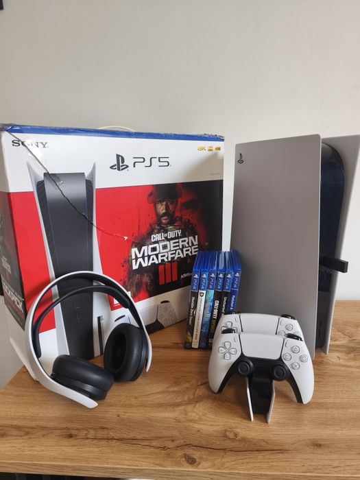 Ps5 FAT 825gb 2x pady słuchawki Sony 6 gier