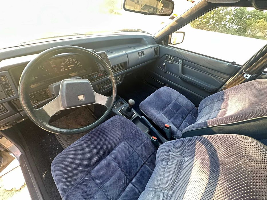 Vendo clássico Mazda 626 LX 1983