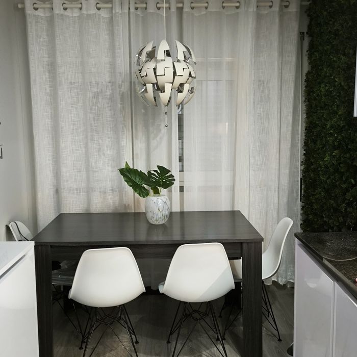 Mesa (extensível)  com 4 cadeiras