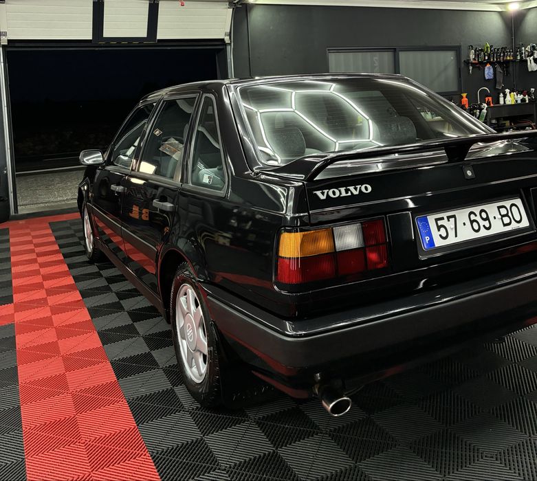 Volvo 440 GLT.