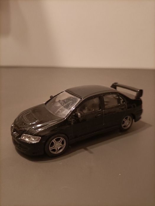 Samochodzik Mitsubishi Lancer Evolution VIII