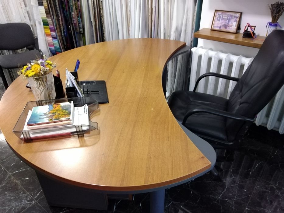 Стіл офісний. Стіл учнівський