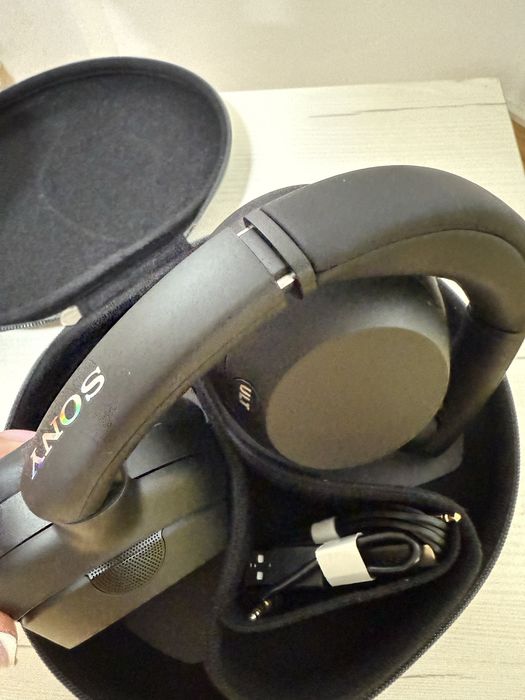 Навушники  Sony ULT Wear Black з мікрофоном