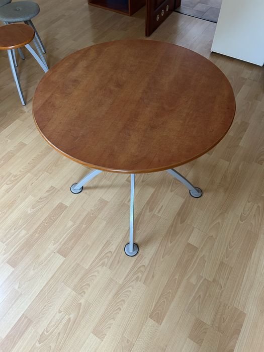 stoliki 2 szt. + krzesła