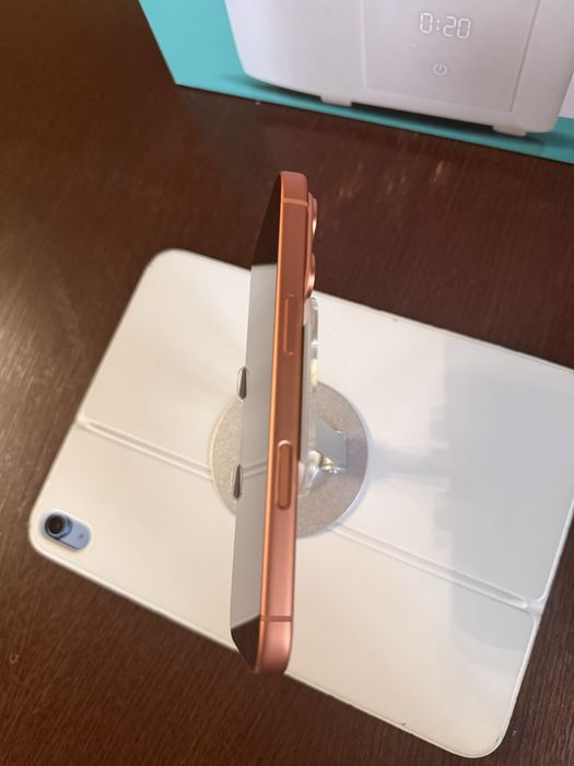 iPhone 17 pro orange(заблокований)