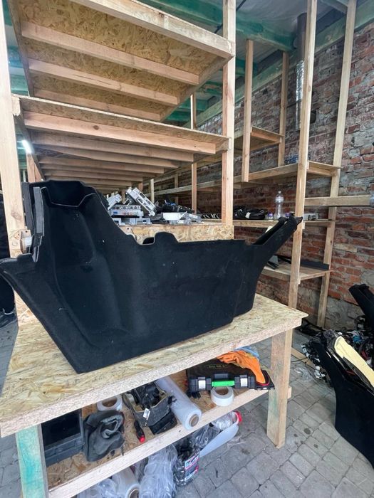 Обшивка багажника  tesla Y