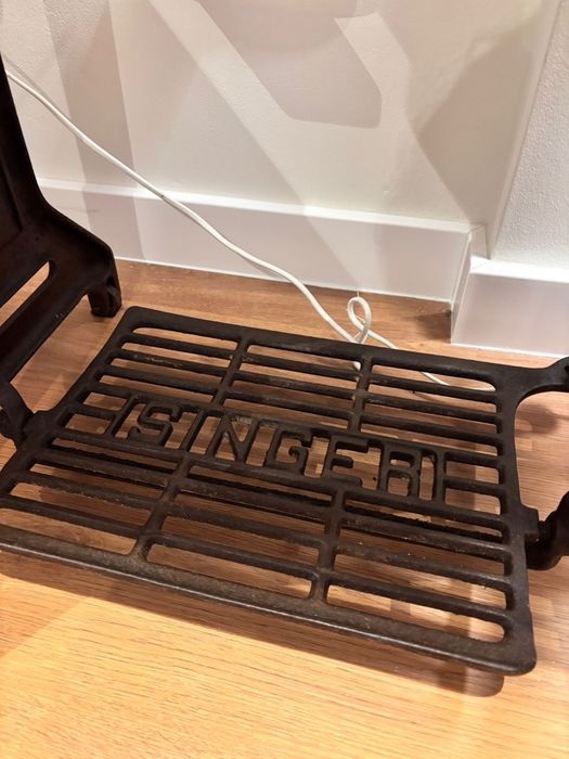 Máquina de coser singer a funcionar