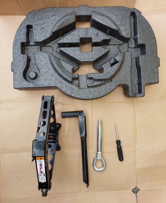 Домкрат Ключ Крюк Opel Astra K Опель Астра (Докатка )