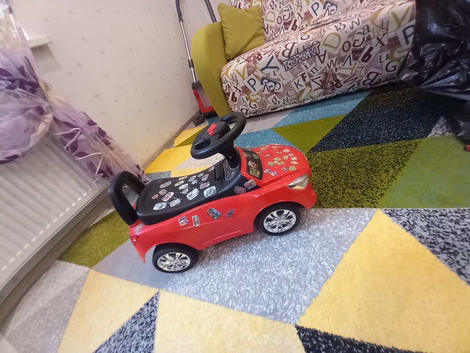 Машинка-толокар від 2х років