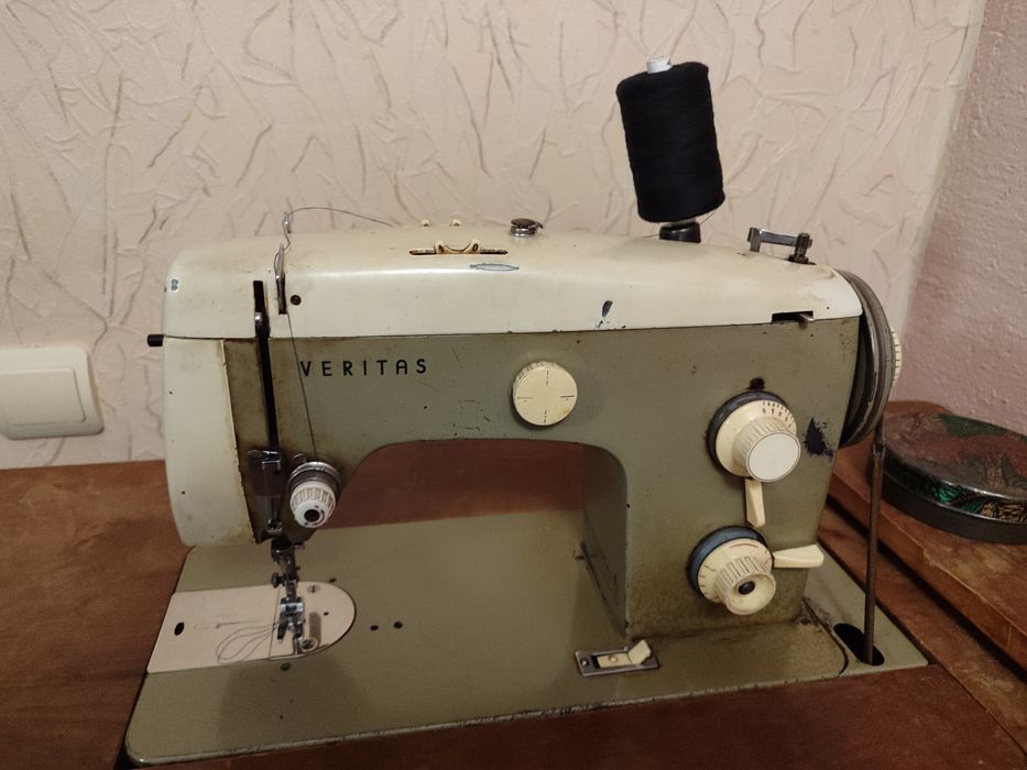 Швейная машинка Veritas