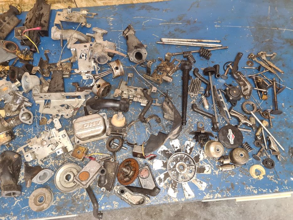 Gaznik alternator kruciec wiatrak czesci briggs and Stratton