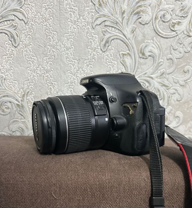 Фотоапарат Canon 600D б/у