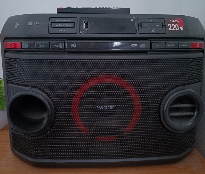LG Xboom Bluetooth, USB, CD coluna 220w