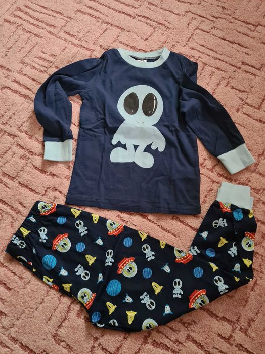 Новий нічний костюм для хлопчика розмір 110 116