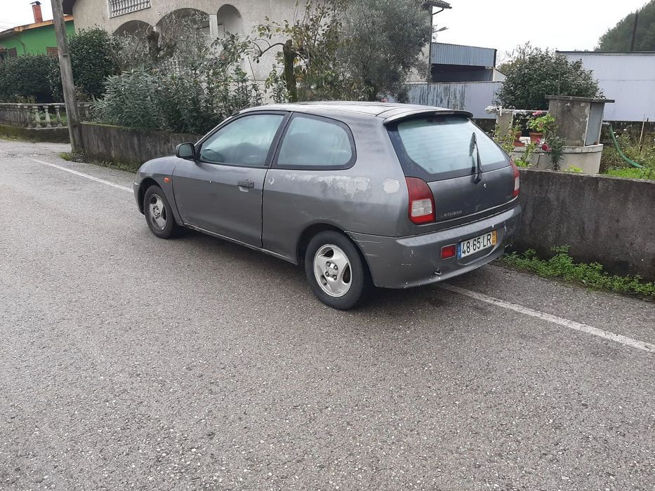 Mitsubishi Colt para peças