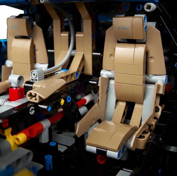 Суперкар bugatti Chiron (3599 дет.) конструктор Lego technic