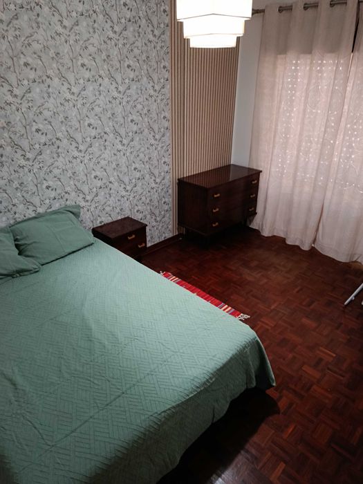 ALUGO excelente quarto no Seixal