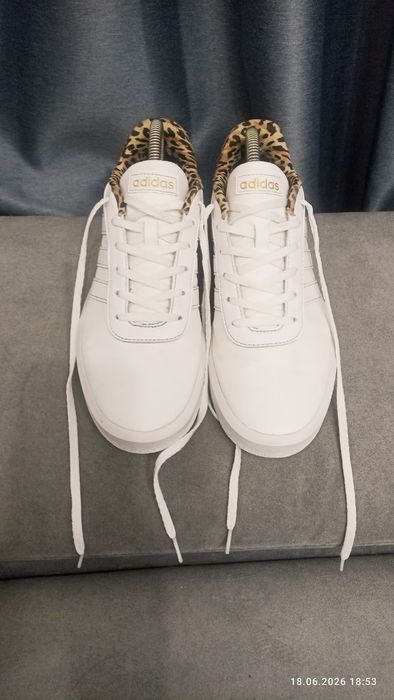 Кросівки Adidas Court Platform