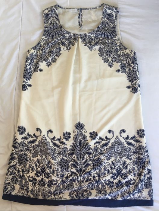 Vestido em tecido tipo seda