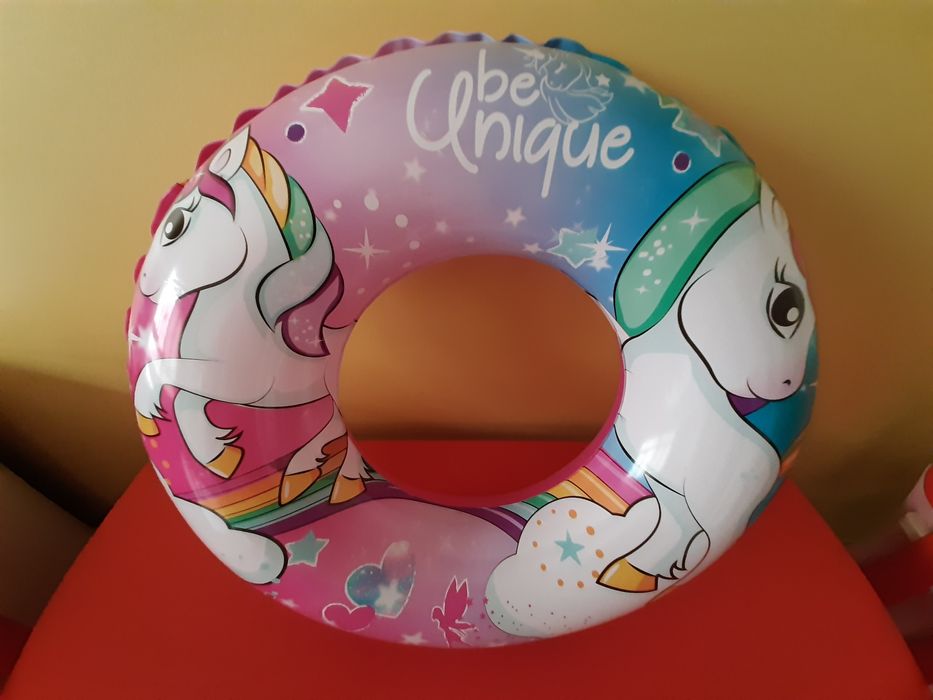 Conjunto Boia Unicornio + abraçadeiras 3 a 6 anos