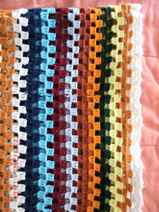 Colcha de Lã feita à mão. C/ Oferta de Panos.