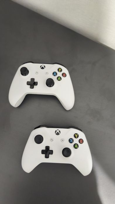 XBOX ONE S 1TB + 2 геймпади + farming simulator 17

FARMING SIMULATOR