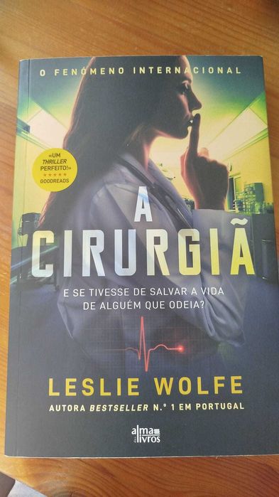 Livro "A Cirurgiã" de Leslie Wolfe
