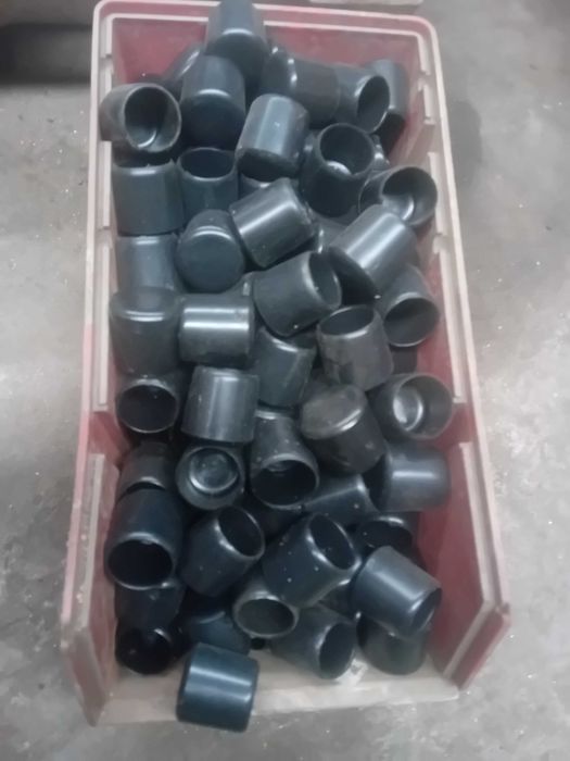 42 Tampas de borracha para cadeiras, etc. Novas