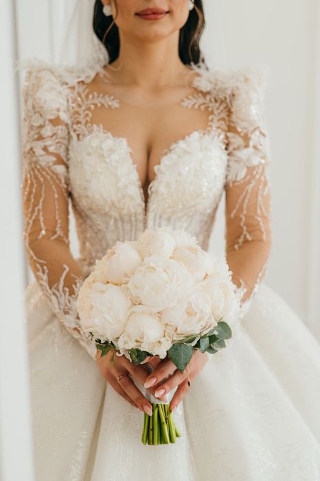 Весільне плаття.