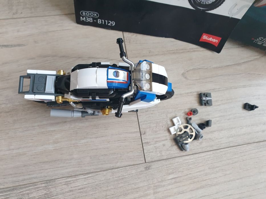 конструктор Sluban Model Bricks Motorcycle S1000MS,242 деталі