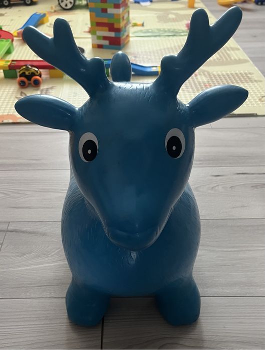 Олень стрибунець