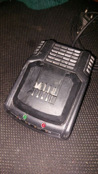 Ładowarka MACALLISTER 20V